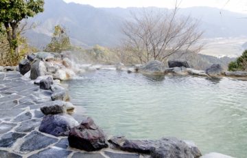 榊原温泉　岩風呂