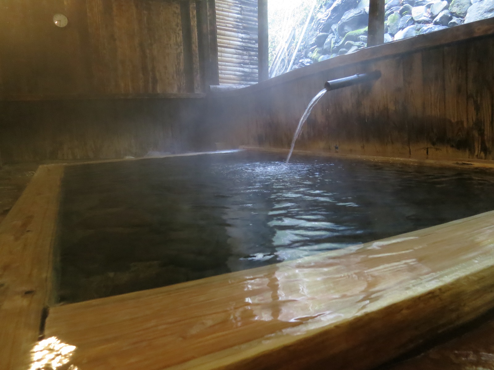 喜久屋旅館の檜風呂
